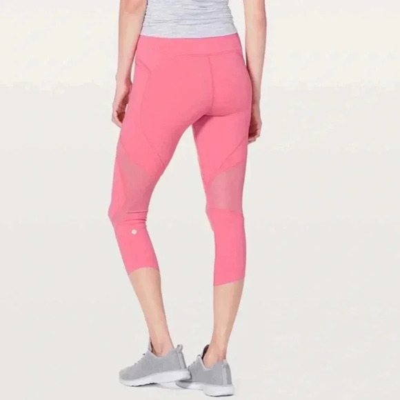 Lululemon on pace crop 21” - Picture 4 of 11